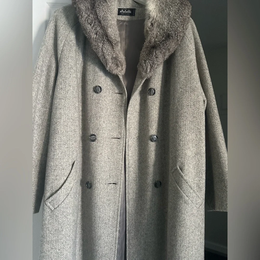 Vintage Arlette Herringbone Coat with Fur Trim - Picture 3 of 7